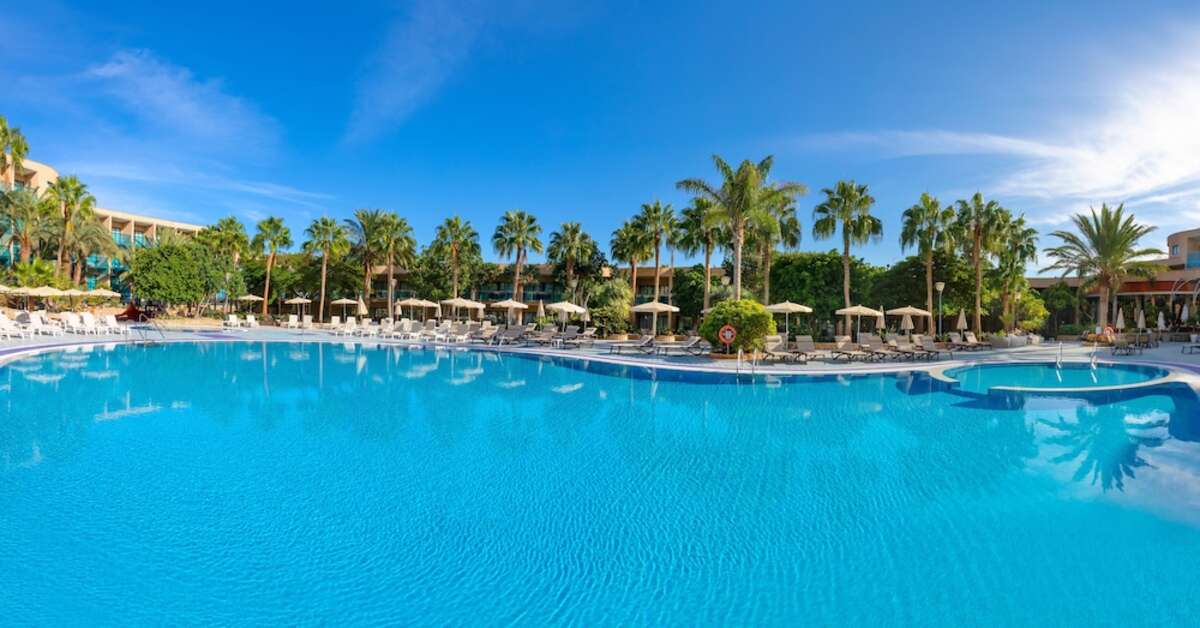 Een foto van het zwembad bij MUR Hotel Faro Jandia
