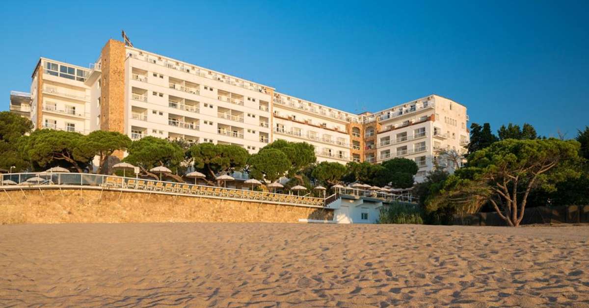 Een foto van de buitenkant van H-Top Caleta Palace