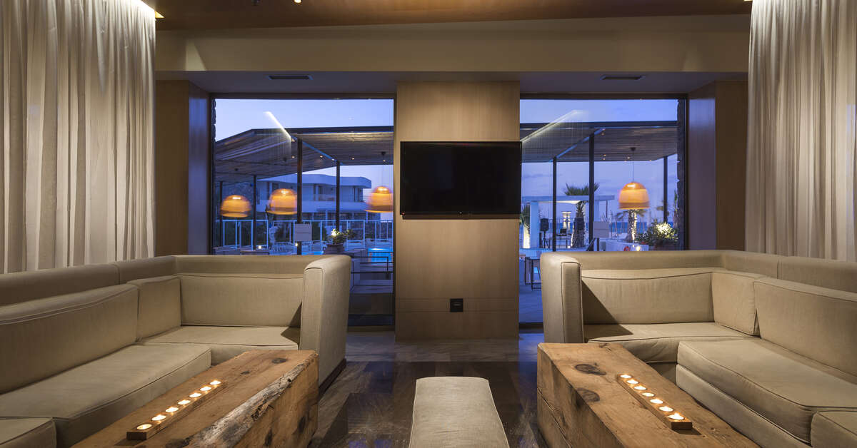 Een foto van het interieur van The Island Hotel