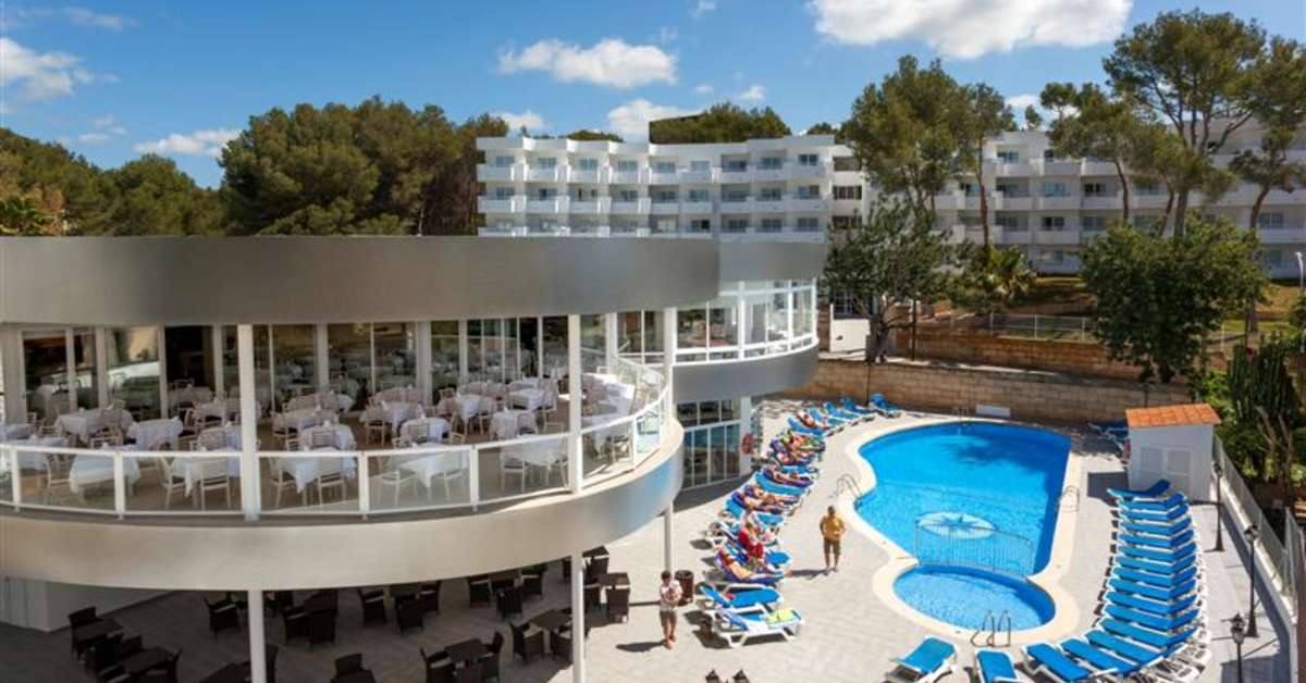 Een foto van het zwembad bij Allsun Hotel Paguera Park