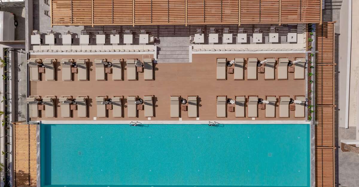 Ein Foto vom Pool im Georgioupolis Suites