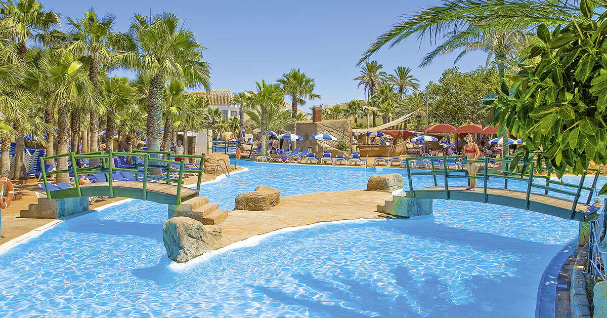 Een foto van het zwembad bij Playasol Hotel