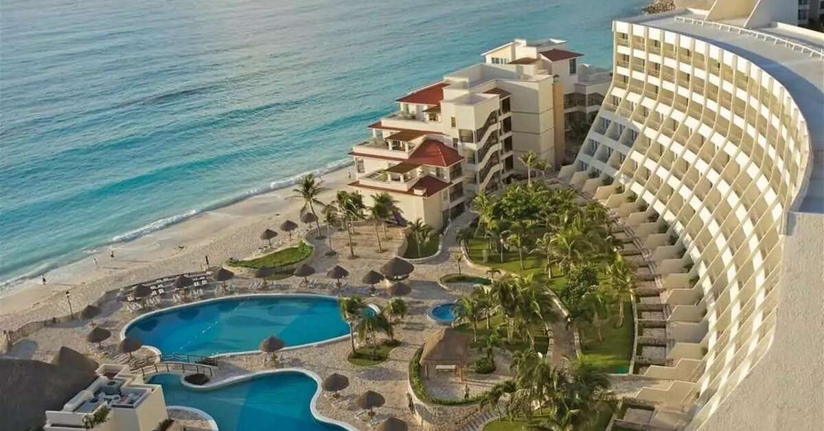 Een foto van het zwembad bij Hotel Grand Park Royal Cancun Caribe