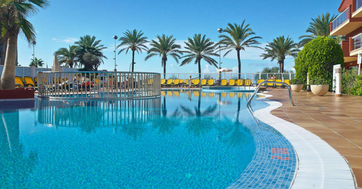 Een foto van het zwembad bij Hotel Neptuno