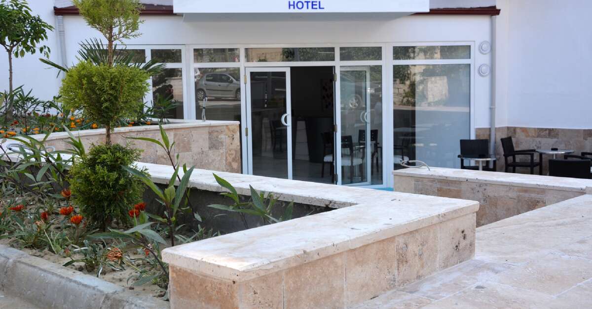Een foto van de buitenkant van Jura Hotels Ada Beach