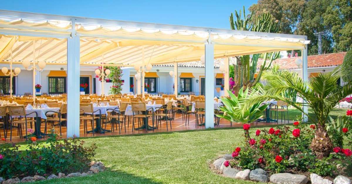 Een foto van het terras bij Globales Pueblo Andaluz