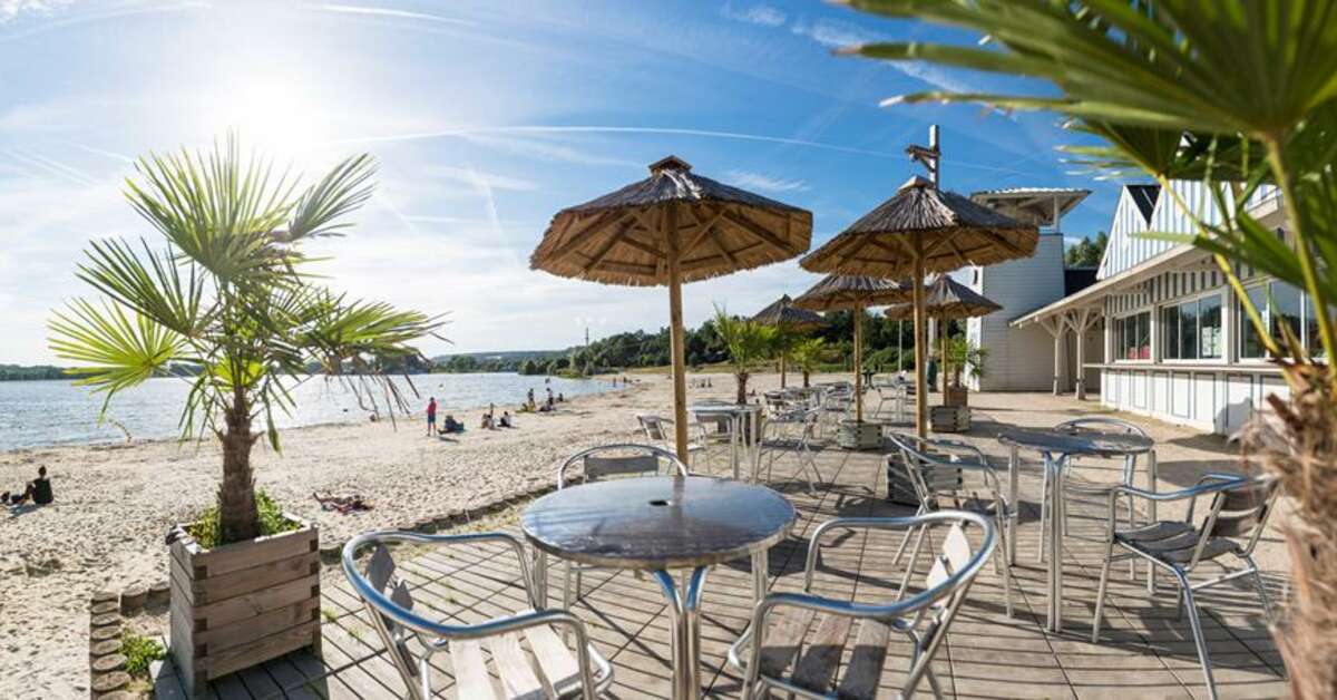 Een foto van het terras bij Center Parcs Le Lac d'Ailette