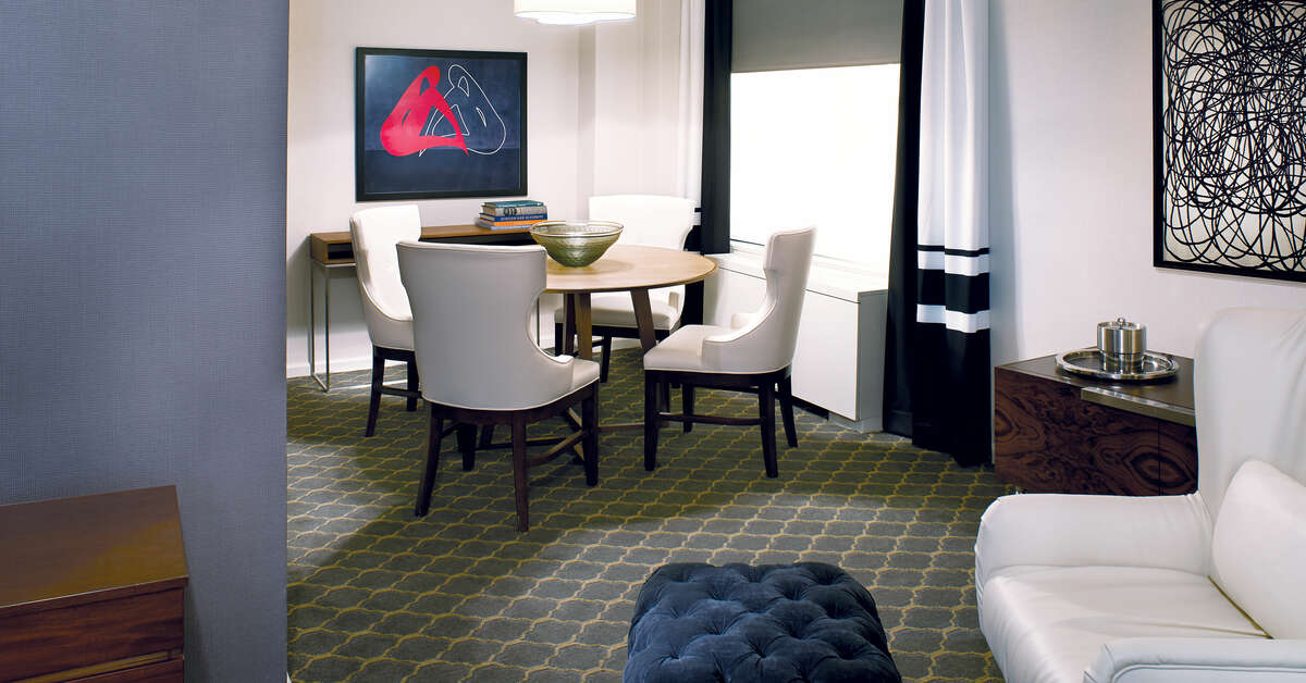 Ein Foto Fifty Hotel & Suites by Affinia