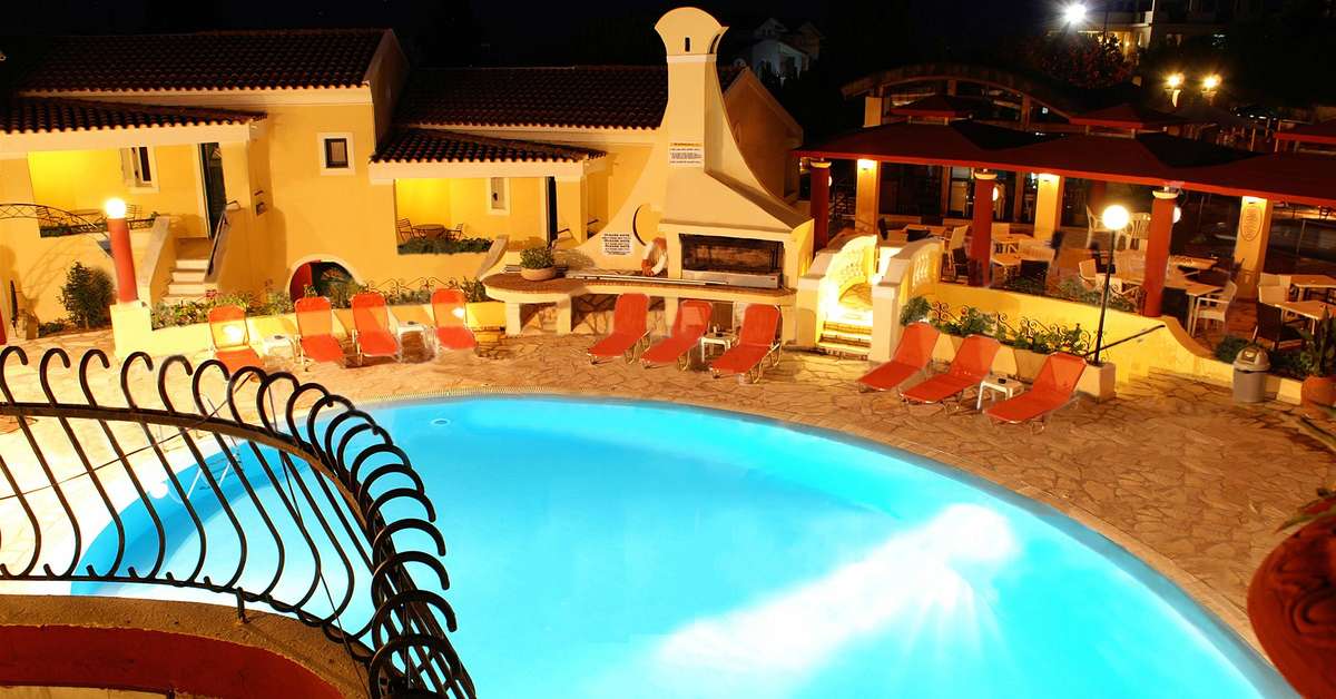 Een foto van het zwembad bij Mediterranean Blue Resort