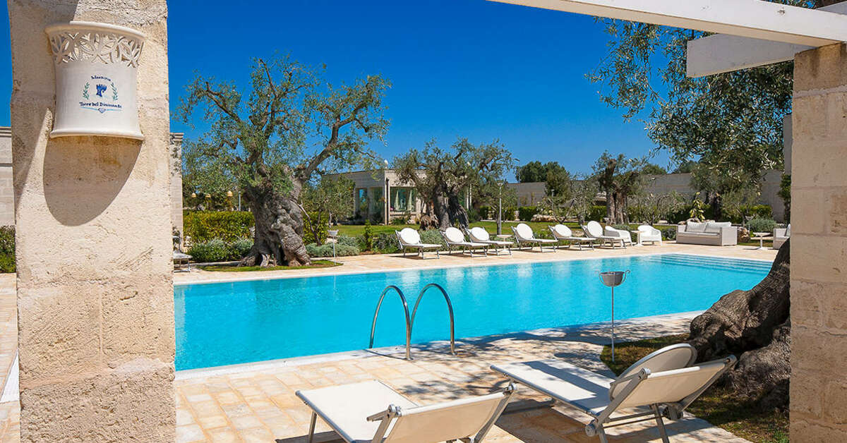 Een foto van het zwembad bij Masseria Torre del Diamante