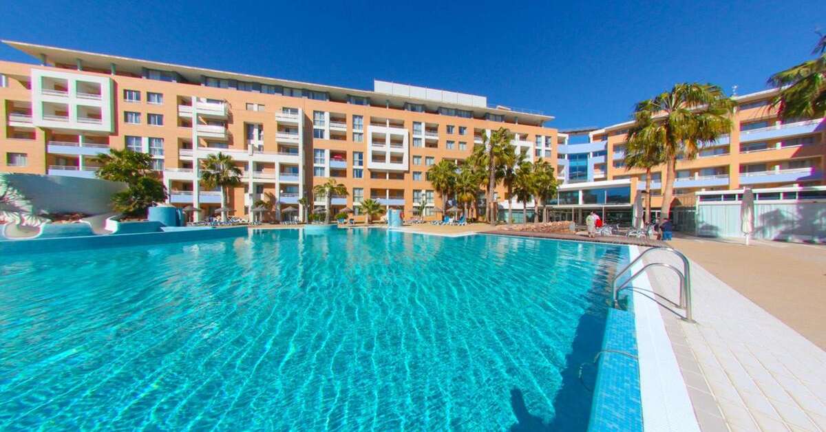 Een foto van het zwembad bij Hotel Neptuno