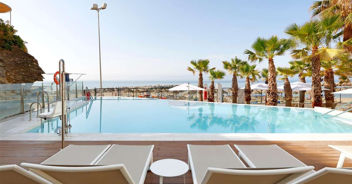 Een foto van het zwembad bij Benalma Hotel Costa del Sol