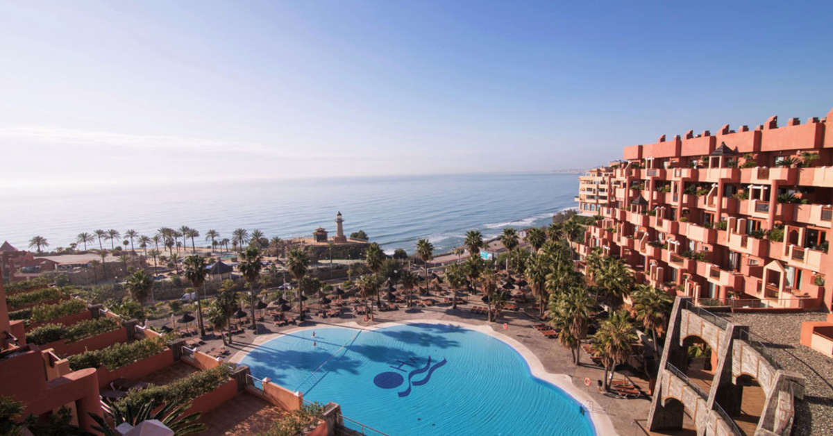 Een foto van het zwembad bij Holiday World Resort