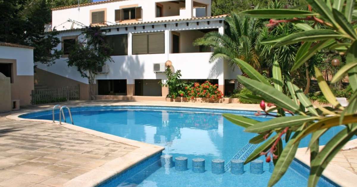 Een foto van het zwembad bij Allida Formentera