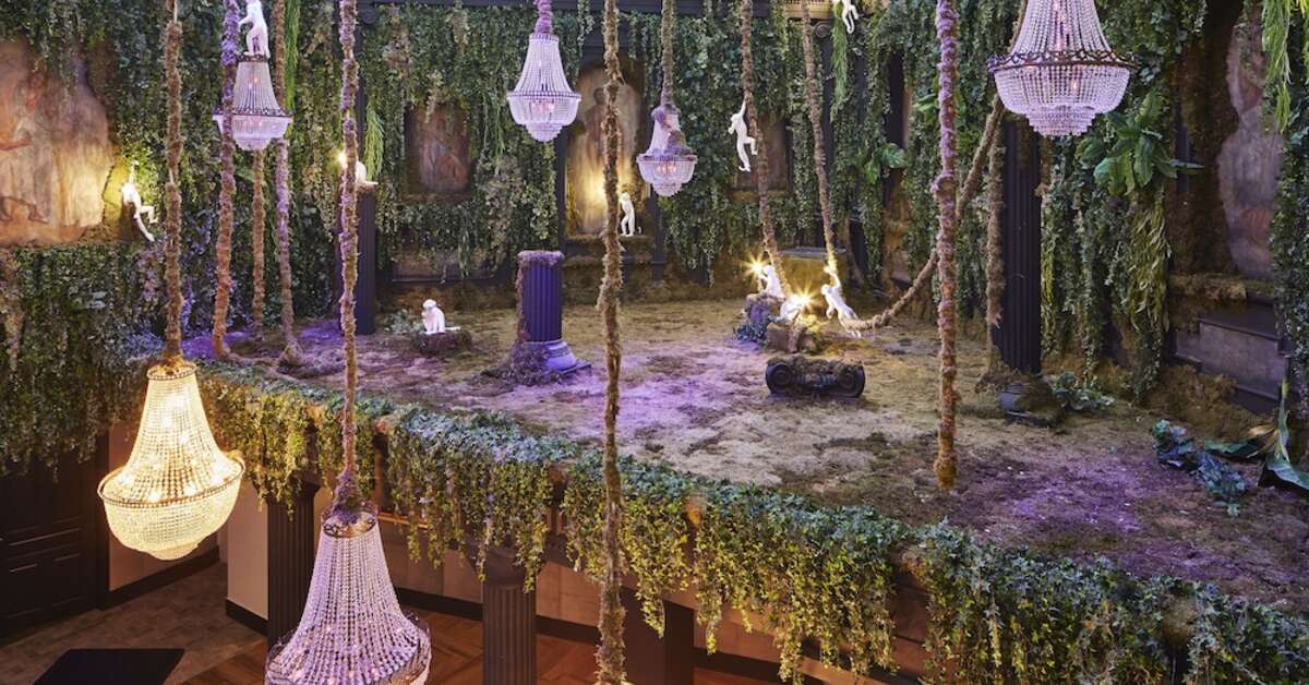 Een foto van het interieur van Myconian Royal Resort