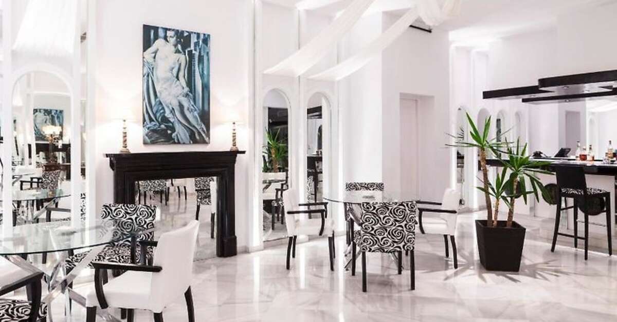 Een foto van het interieur van Hotel Suites Albayzin del Mar