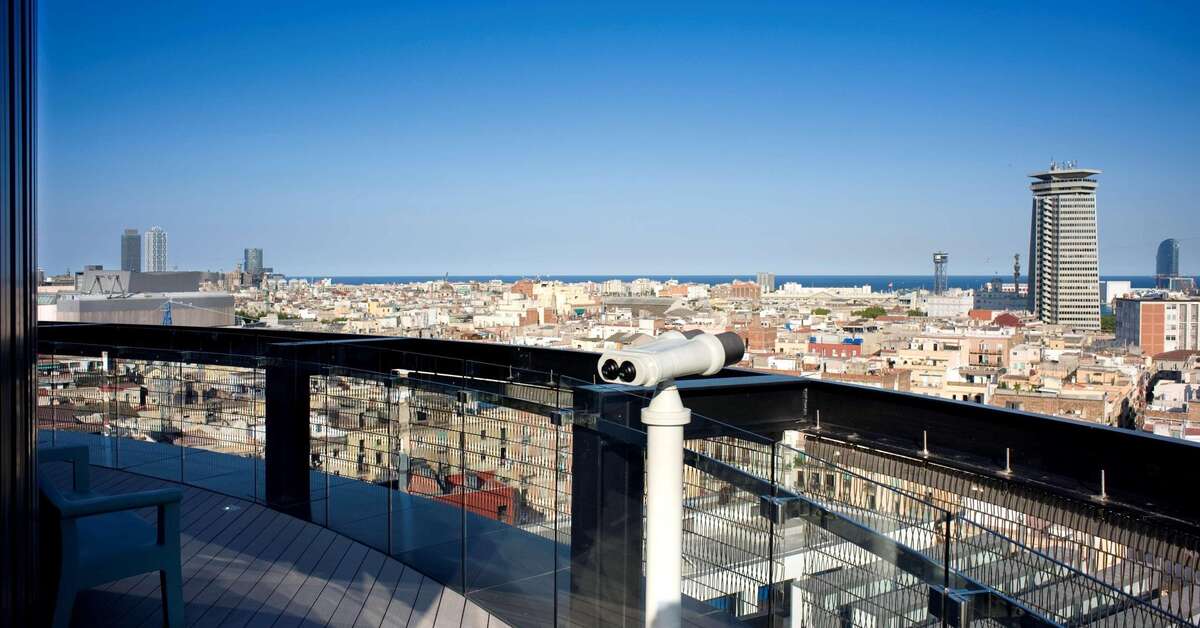 Een foto van de buitenkant van Barcelo Raval