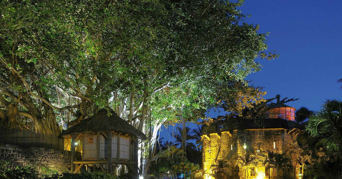 Een foto van de buitenkant van Canonnier Beachcomber Golf Resort & Spa