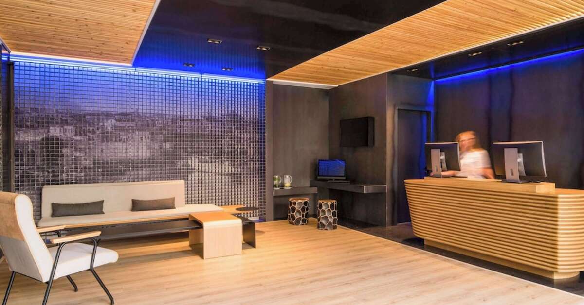Een foto van het interieur van Ibis Styles Heraklion Central