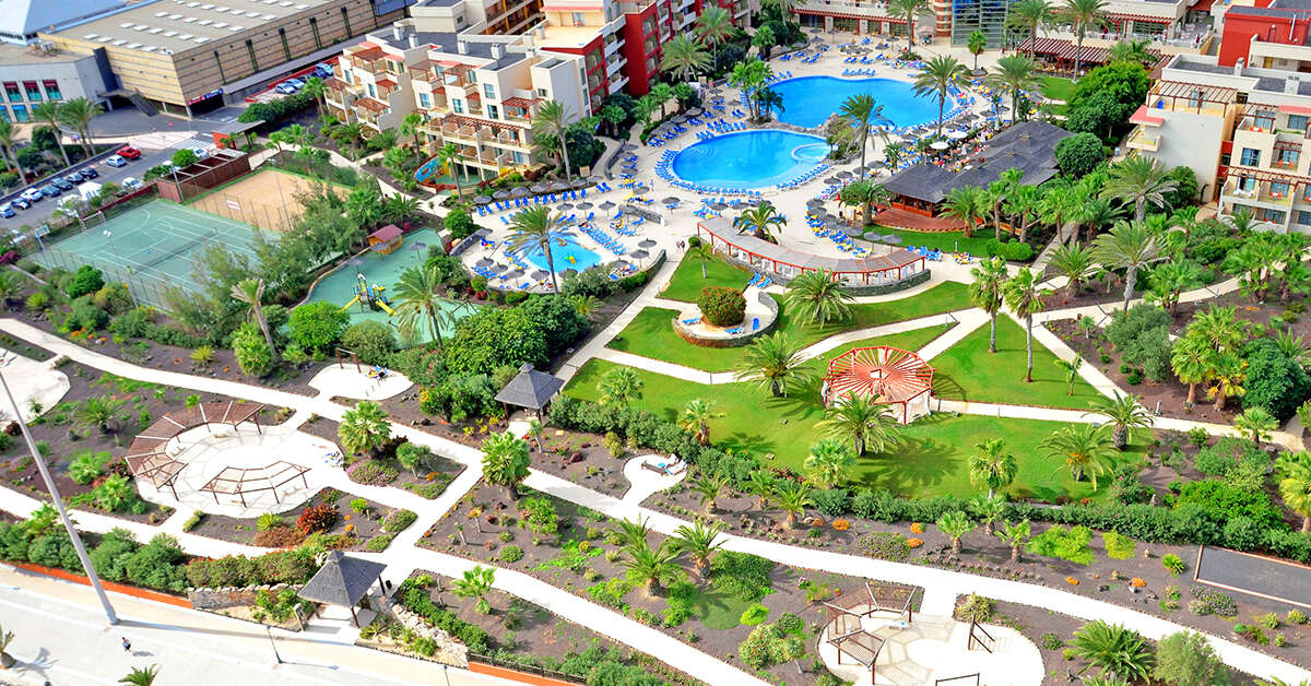 Ein Foto von der Außenansicht des Elba Carlota Beach & Golf Resort