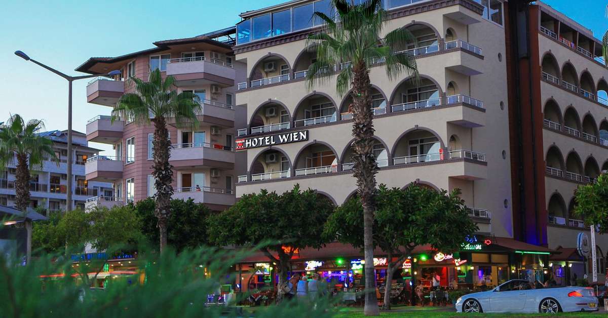 Een foto van de buitenkant van Wien Star Hotel