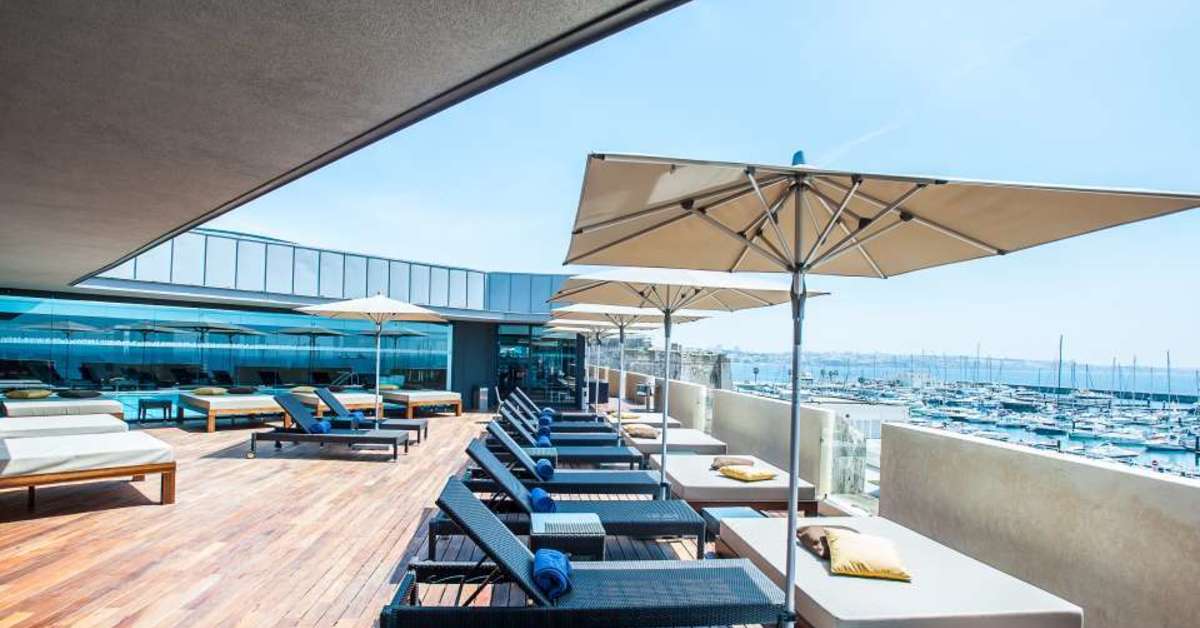 Een foto van het terras bij Pestana Cidadela Cascais