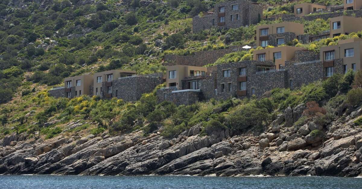 Een foto van de buitenkant van Daios Cove Luxury Resort & Villas