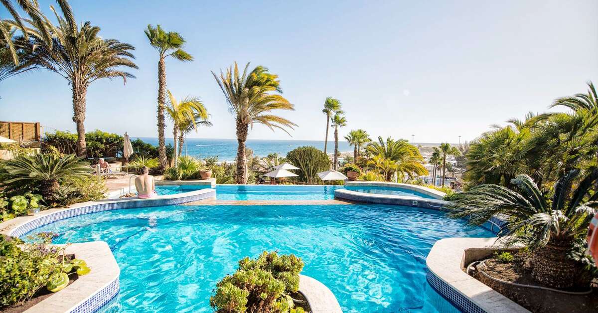 Een foto van het zwembad bij Corallium Dunamar by Lopesan Hotels