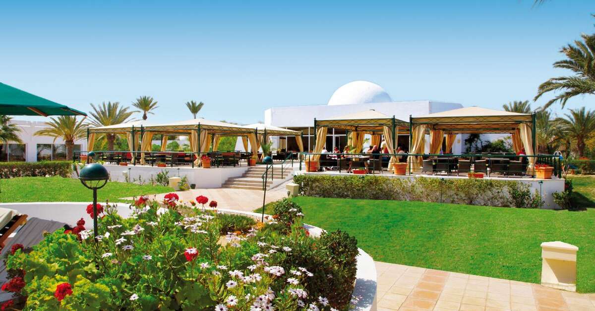 Een foto van de buitenkant van Djerba Plaza Thalasso & Spa