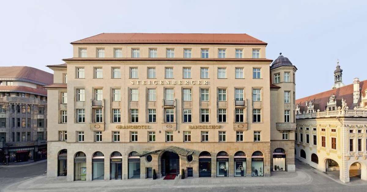 Een foto van de buitenkant van Steigenberger Grandhotel Handelshof
