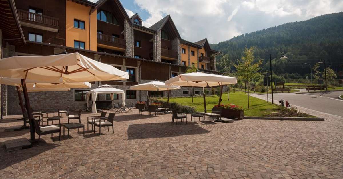 Een foto van het terras bij Blu Hotel Acquaseria