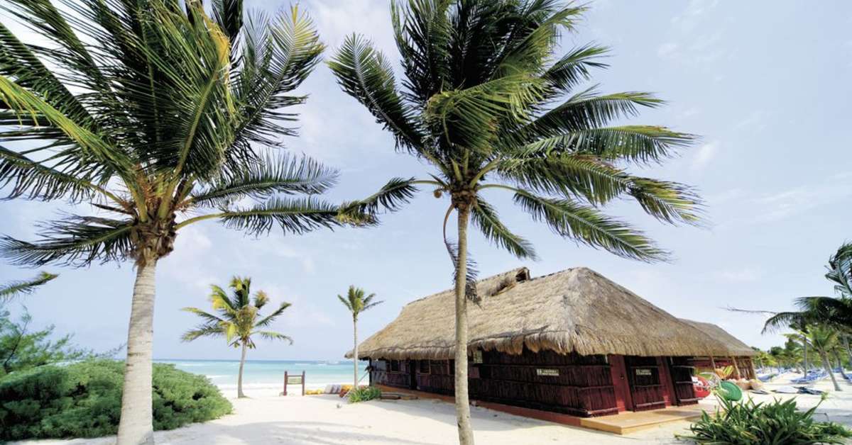 Een foto van het strand bij Barcelo Maya Tropical & Colonial