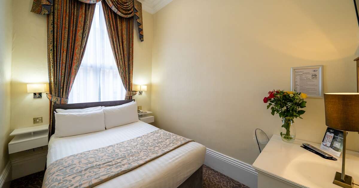 Een foto van La Place Hotel