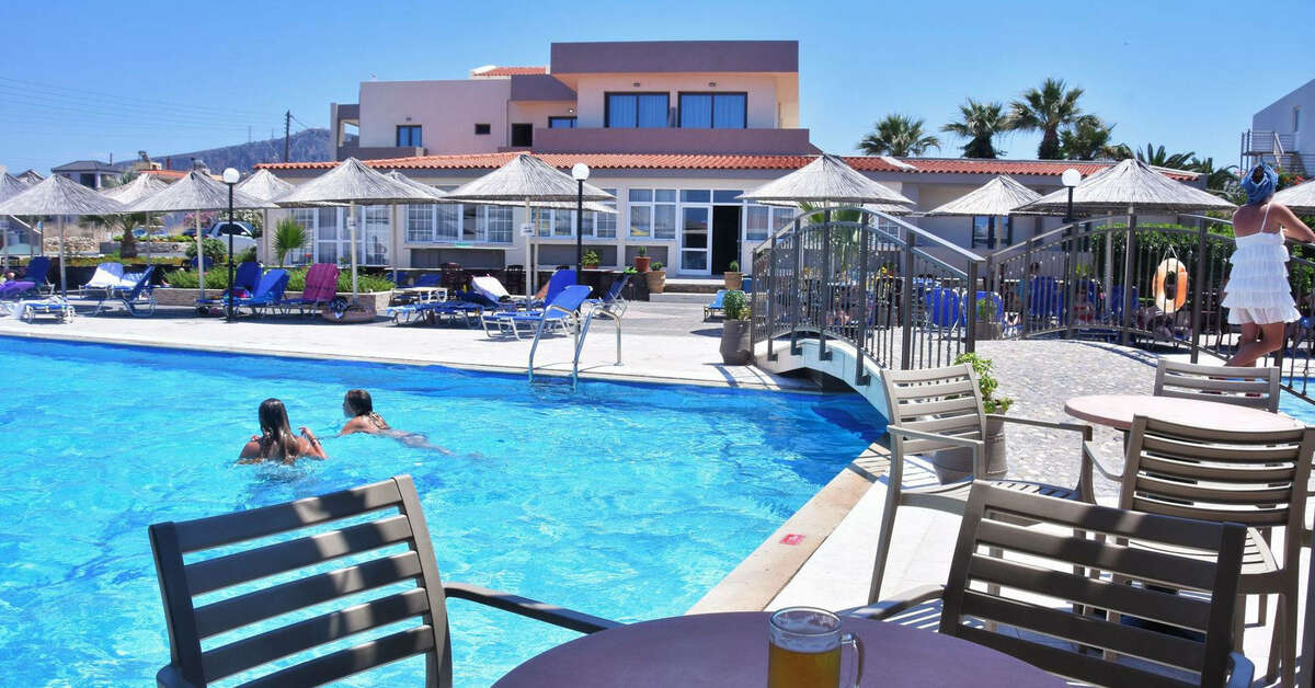 Een foto van het zwembad bij Hotel Kalia Beach
