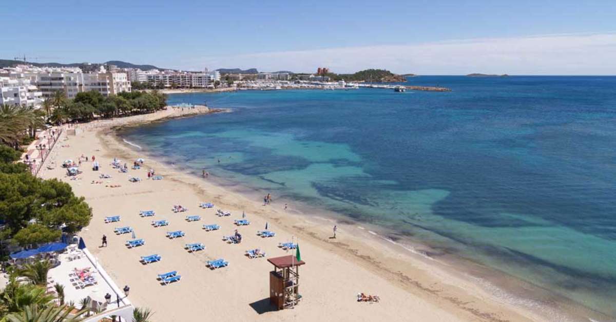 Ein Foto vom Strand beim Hotel Riomar