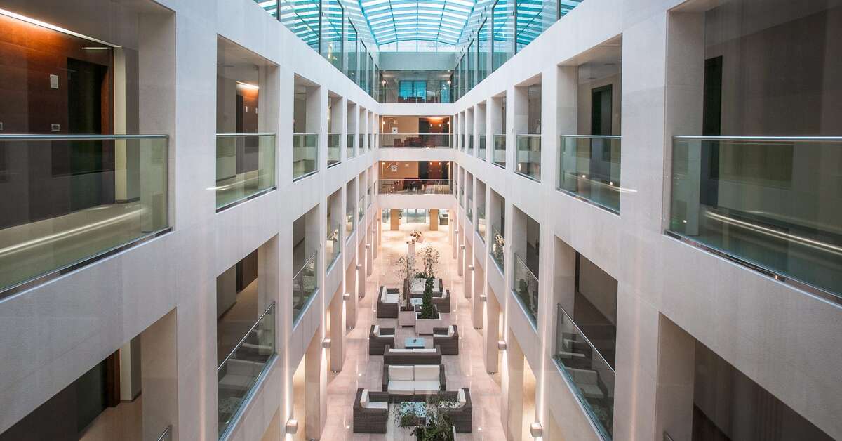 Een foto van het interieur van Admiral Grand Hotel
