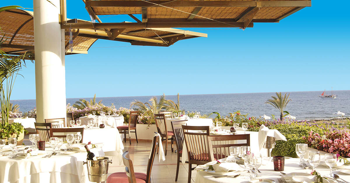 Een foto van de faciliteiten bij Constantinou Bros Athena Royal Beach Hotel