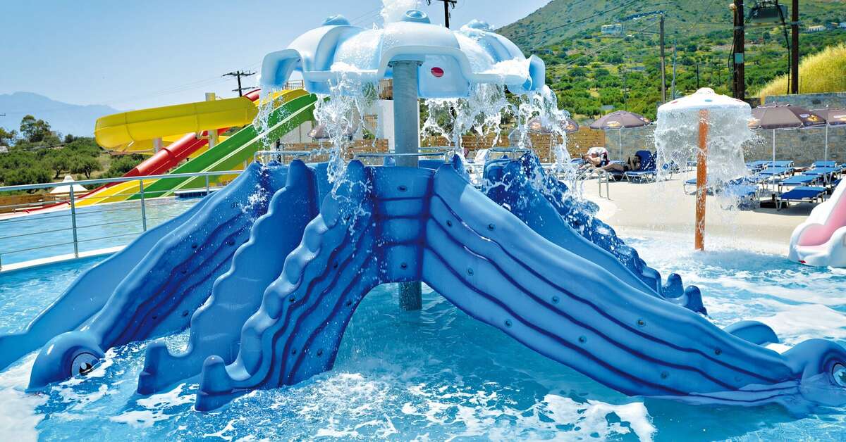 Een foto van het zwembad bij Elounda Water Park Residence Hotel