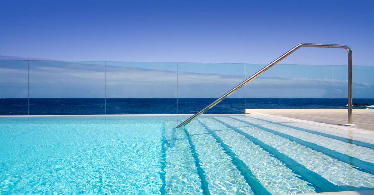 Ein Foto vom Pool im Ereza Mar