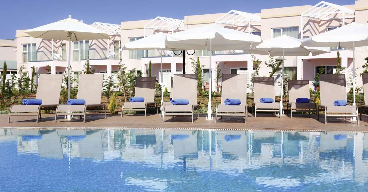 Een foto van het zwembad bij Sandy Beach & Villas