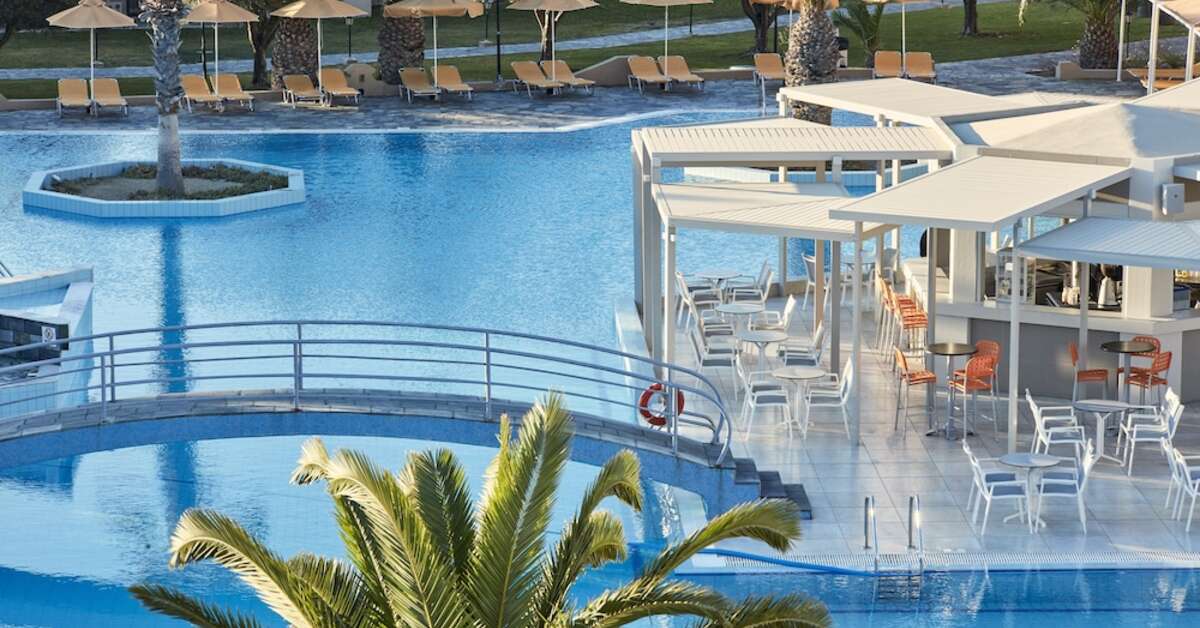 Een foto van het zwembad bij Porto Bello Beach