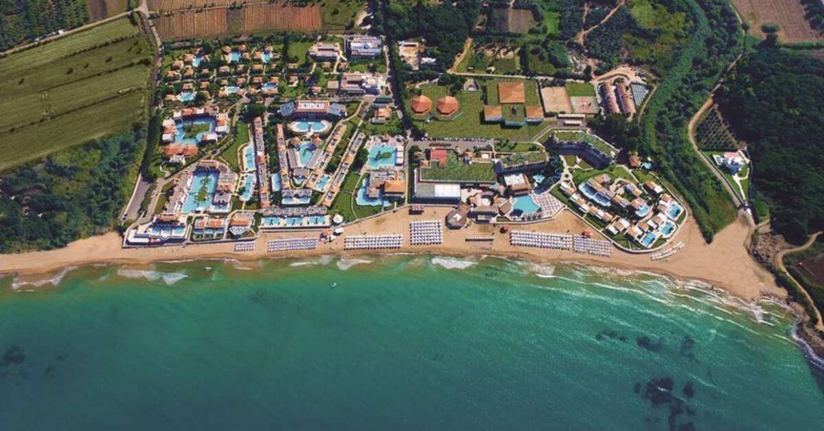 Een foto van de buitenkant van Aldemar Olympian Village