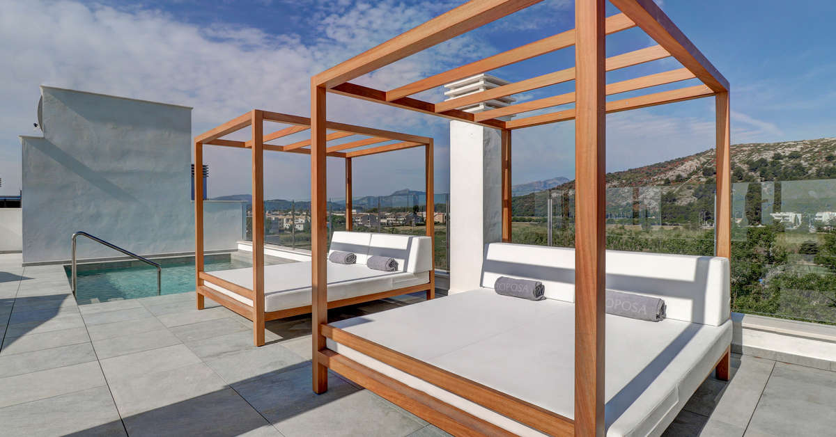 Een foto van het terras bij Hoposa Hotel Pollentia