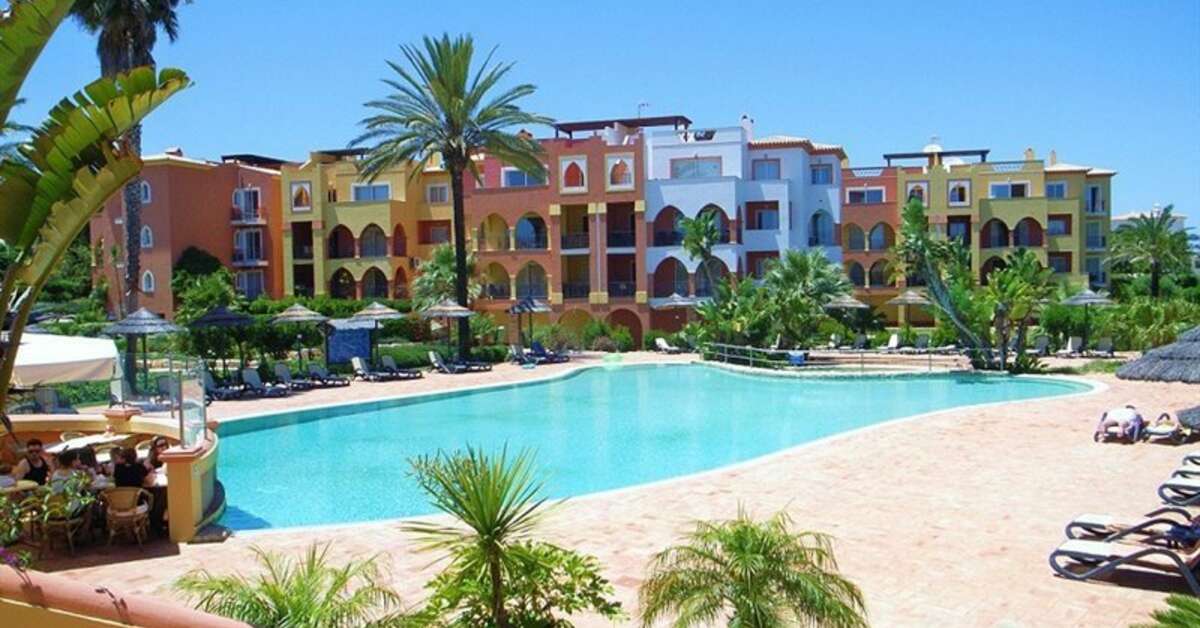 Een foto van het zwembad bij Jardim da Meia Praia