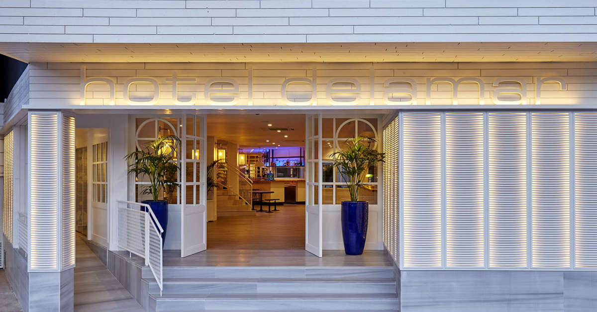 Een foto van de buitenkant van Hotel Delamar