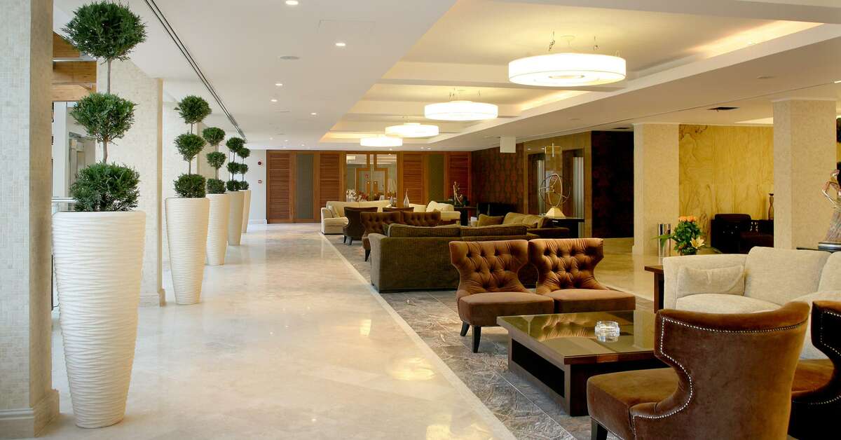 Een foto van het interieur van Atlantica Oasis Hotel