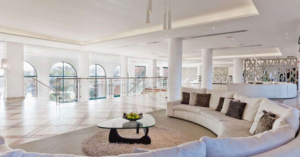 Een foto van het interieur van Barcelo Punta Umbria Mar