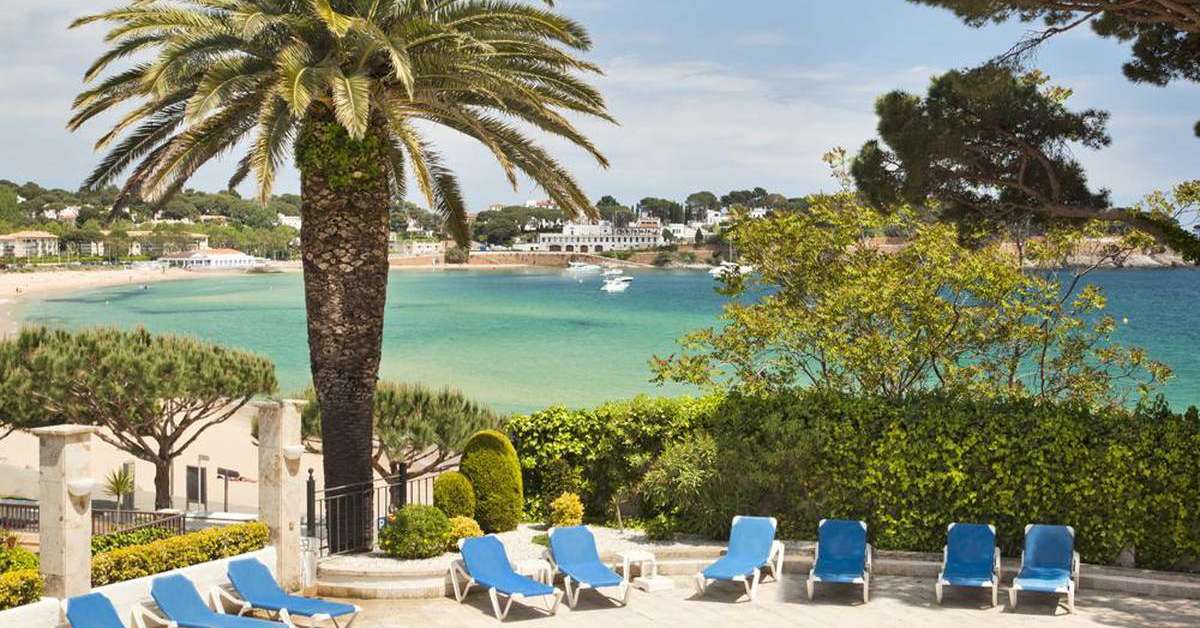 Een foto van het strand bij Hotel Ilunion Caleta Park