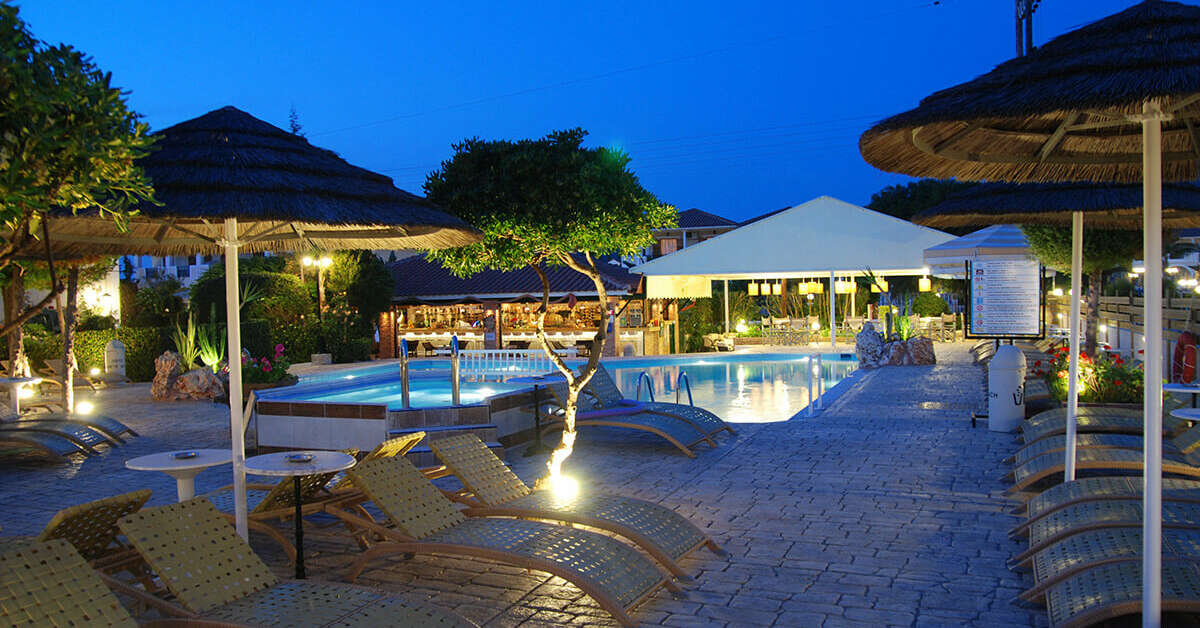 Een foto van het zwembad bij Louros Beach Hotel & Spa