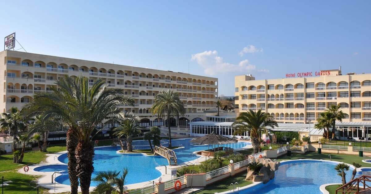 Ein Foto vom Pool im Hotel Evenia Olympic Garden